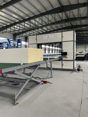 Medidor de flujo de vidrio automático Máquina horizontal para hacer espuma hasta 1300 mm de altura