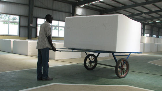 Equipo de inyección de espuma de poliuretano Máquina de espuma de PU de alta presión con altura de espuma de 1,0-1,25 m