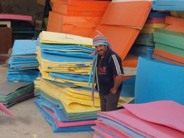 Todos en una espuma que recicla la máquina para la espuma reciclada producción con el destrozo de la función
