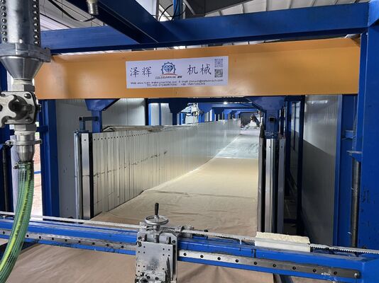 Máquina de fabricación continua de espuma de PU de densidad ultrabaja de 6 kg/m3 con sistema de enfriamiento de 20 CV