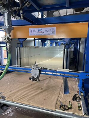 Medidor de flujo de vidrio automático Máquina horizontal para hacer espuma hasta 1300 mm de altura